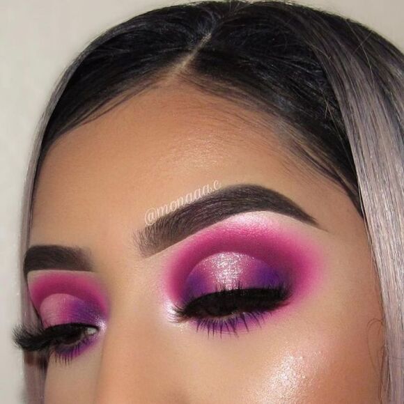 MAC Chromaline Magenta Paint Pot - Picture 6 of 16